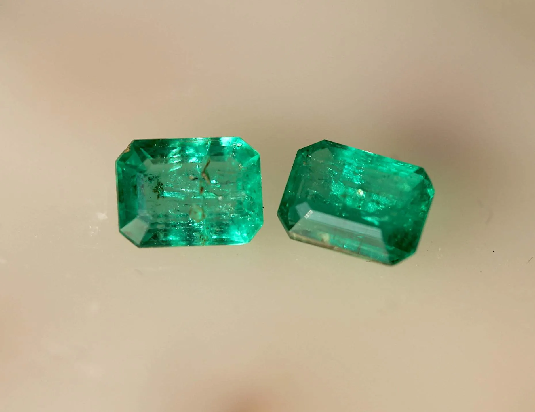 0.81 carats Emerald Cut Real Green Emeralds Pair