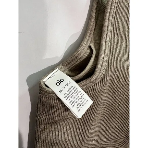 ALO Yoga Seamless Ribbed Asymmetric Shimmer Bra Tank in Gravel