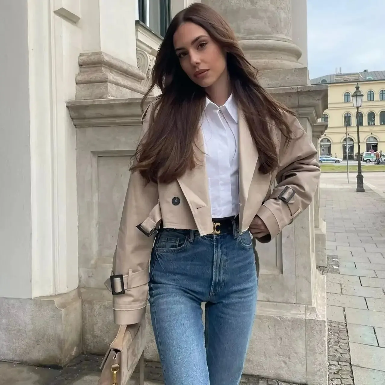 Ari - Lässiger Kurzer Chic Trenchcoat
