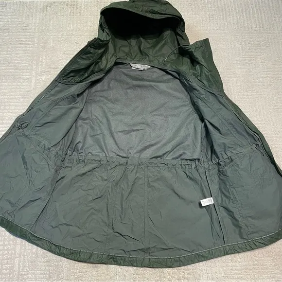 Athleta Outbound jasper Anorak rain jacket hooded in green Women’s Small
