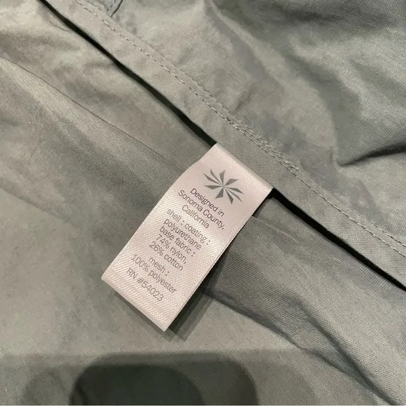 Athleta Outbound jasper Anorak rain jacket hooded in green Women’s Small