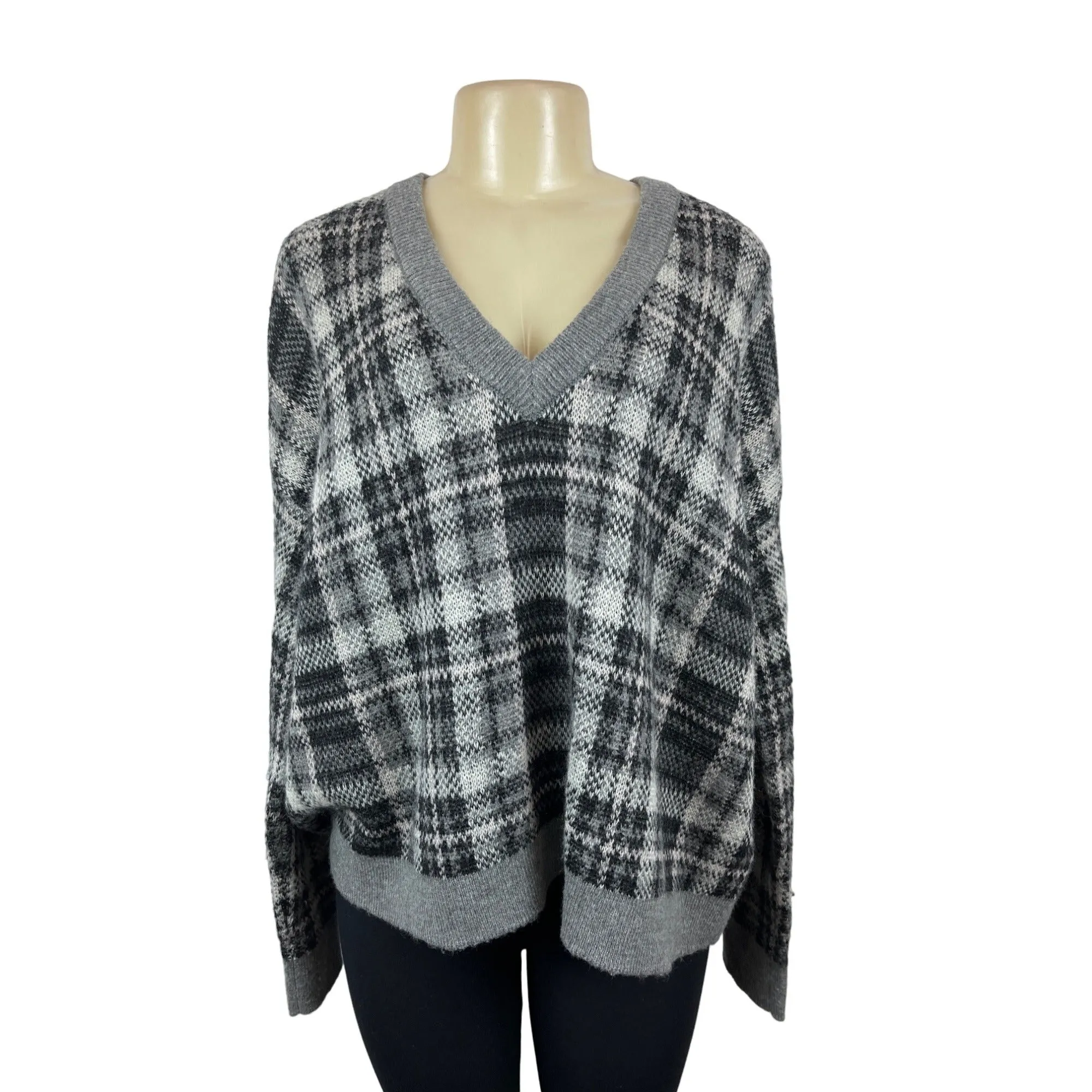 Banana Republic Women's Grey & Black Grid Cropped Plaid V Neck Sweater Sz M