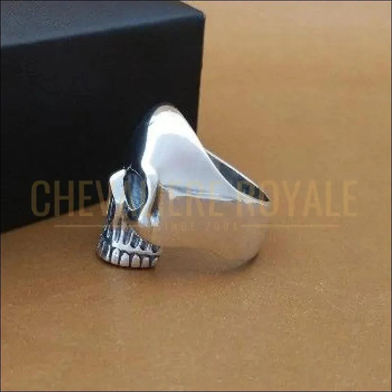 Chevalière pour homme en argent tète sèche remarquable