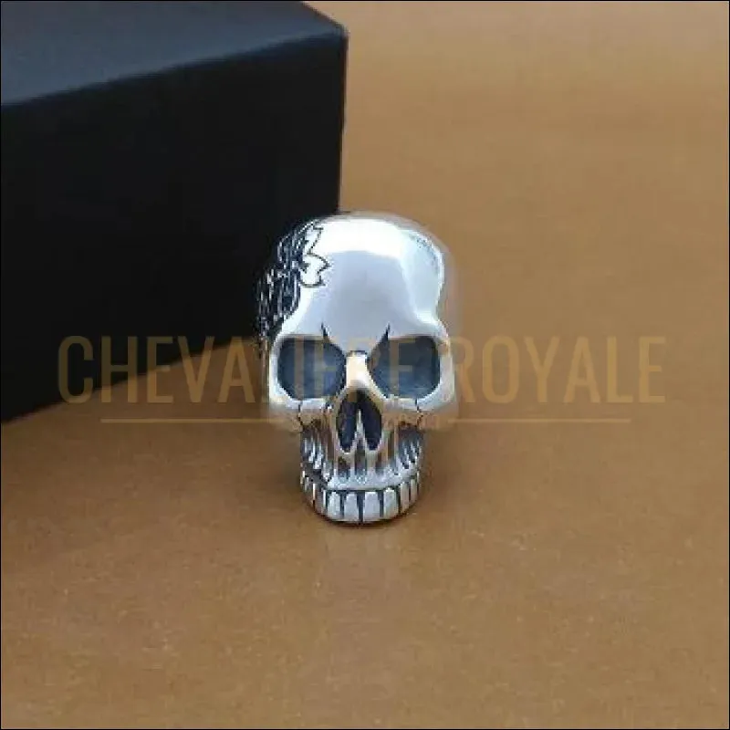 Chevalière pour homme en argent tète sèche remarquable