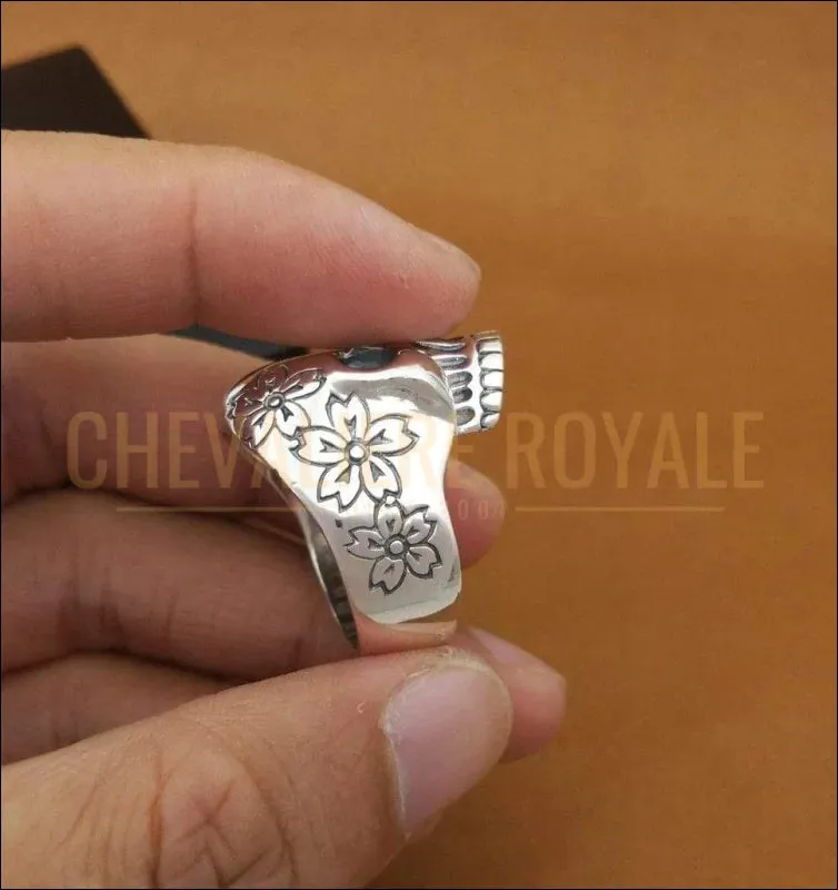 Chevalière pour homme en argent tète sèche remarquable