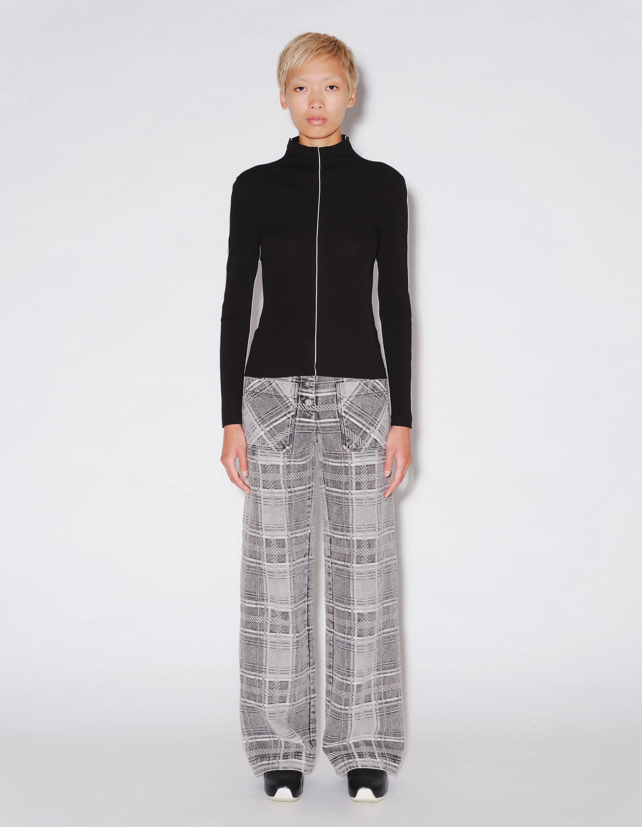 CONTRAST STITCH MOCK NECK T-SHIRT