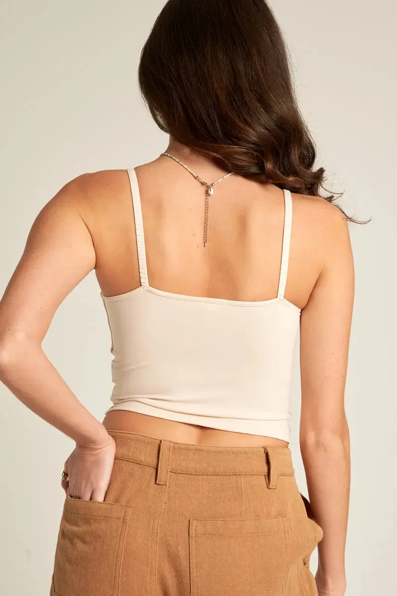 En Creme Miranda Strappy Top – Sleek, Supportive & Effortlessly Chic