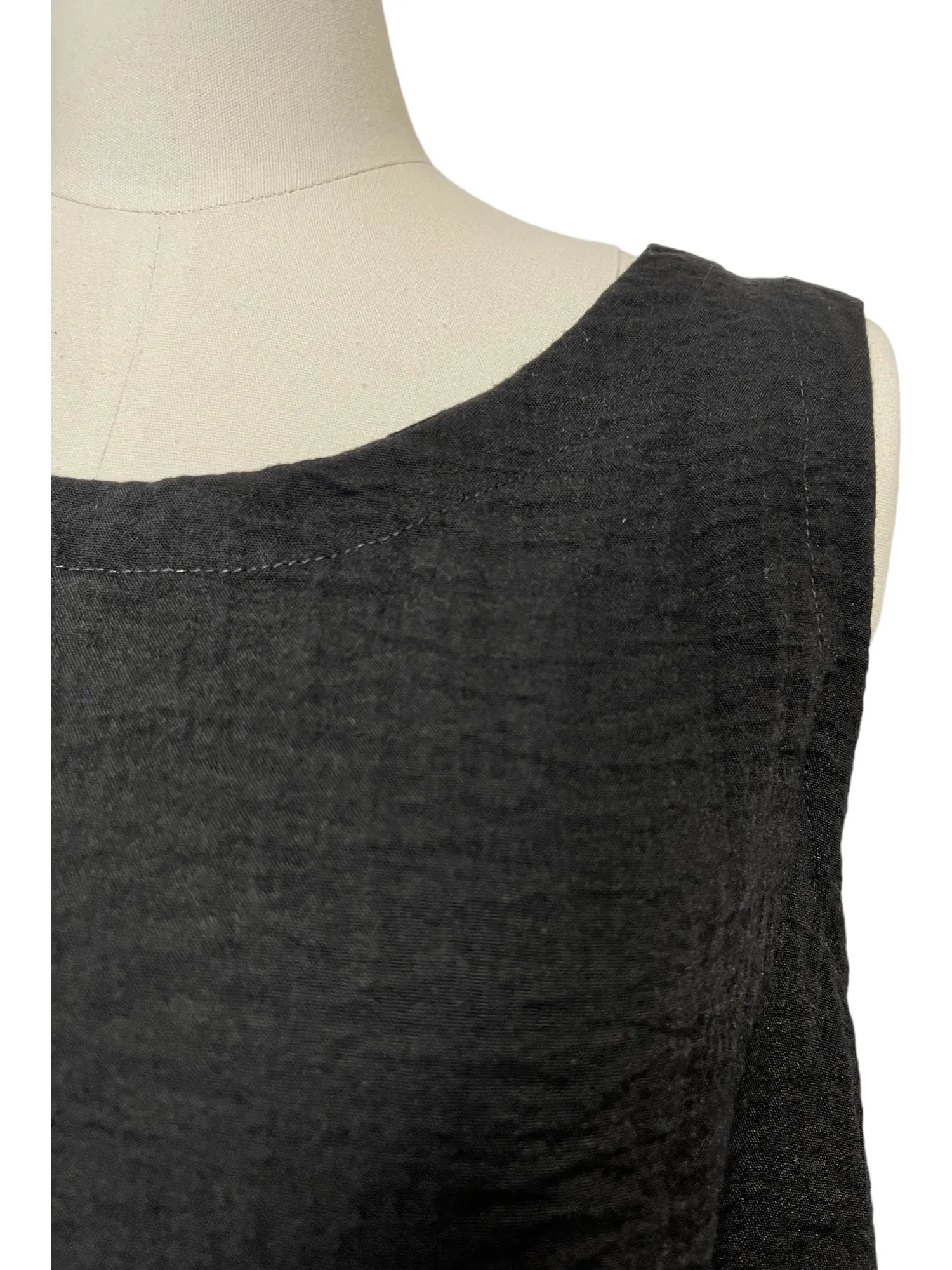 Gails Travel Tank in Black