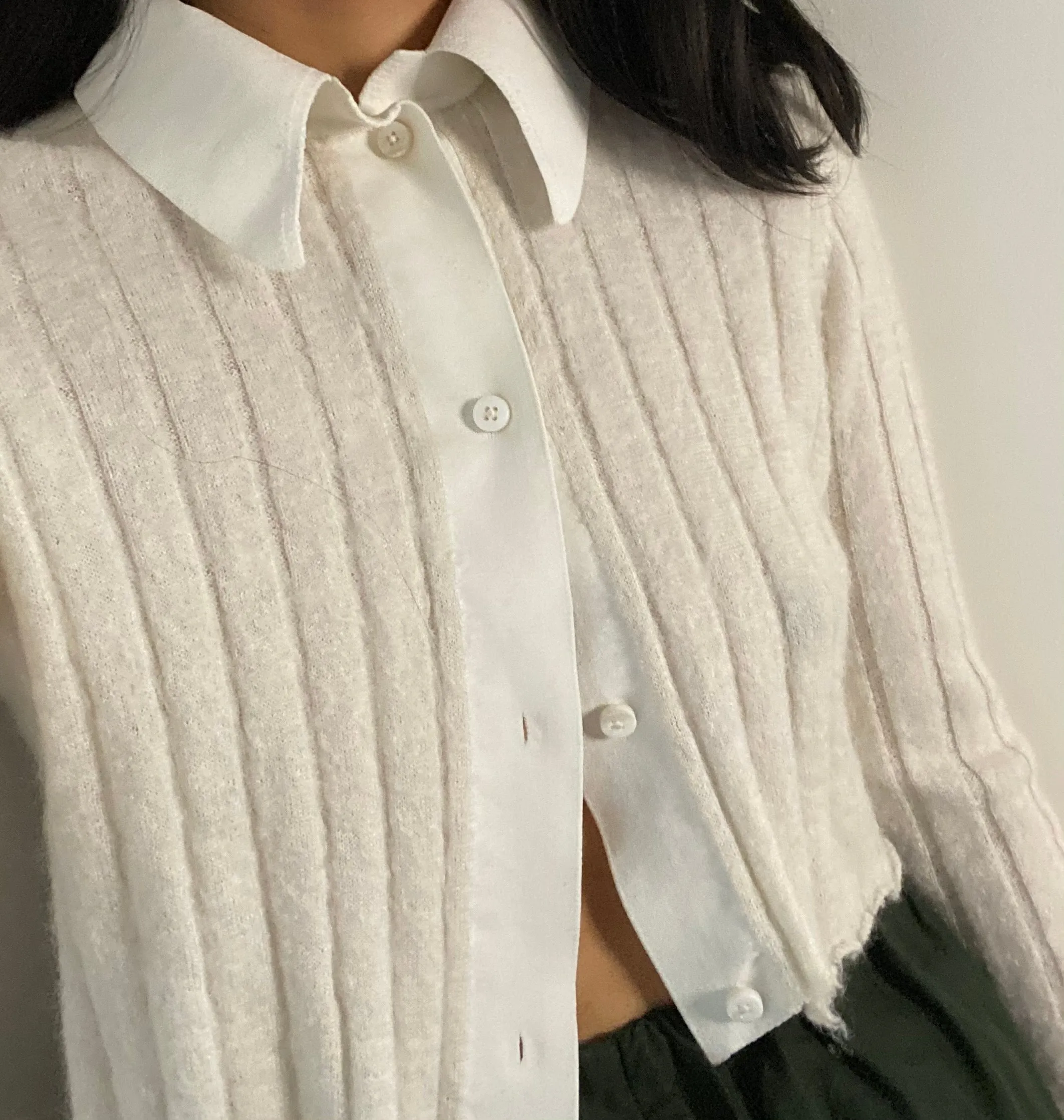 GILLIAN CROPPED SERIOUS SHIRT IN MILK
