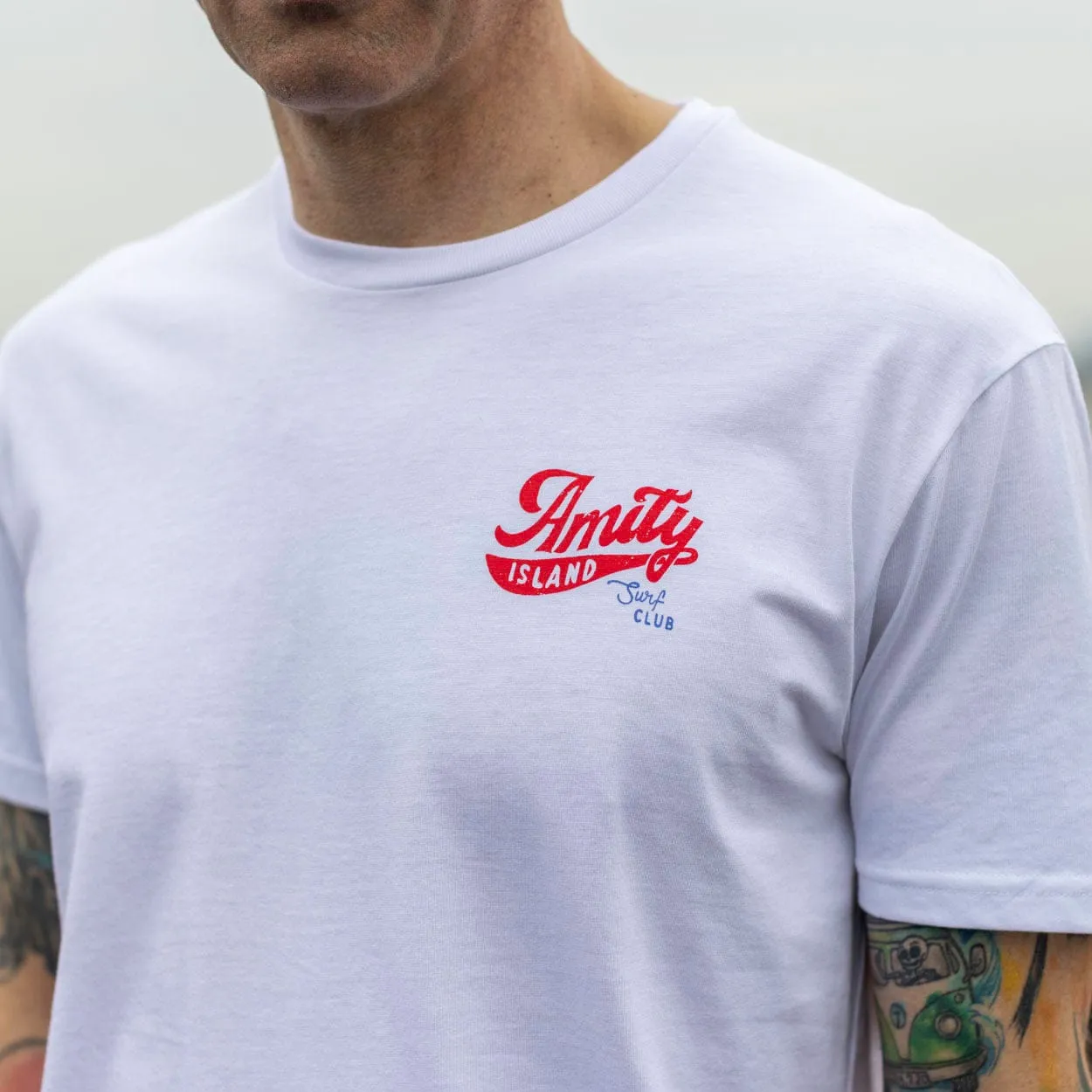 Jaws "Amity Island Surf Club" – Crewneck Tee