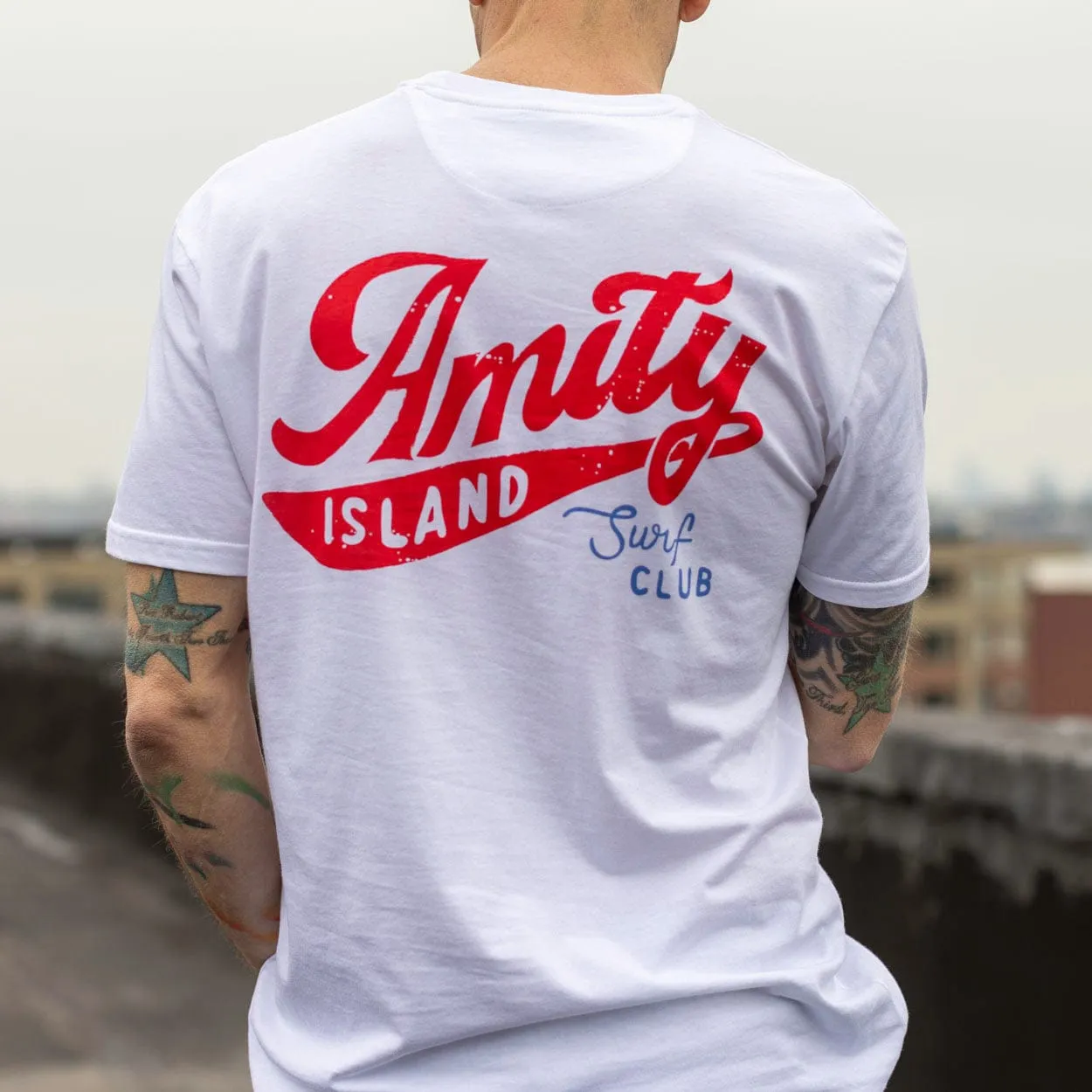 Jaws "Amity Island Surf Club" – Crewneck Tee