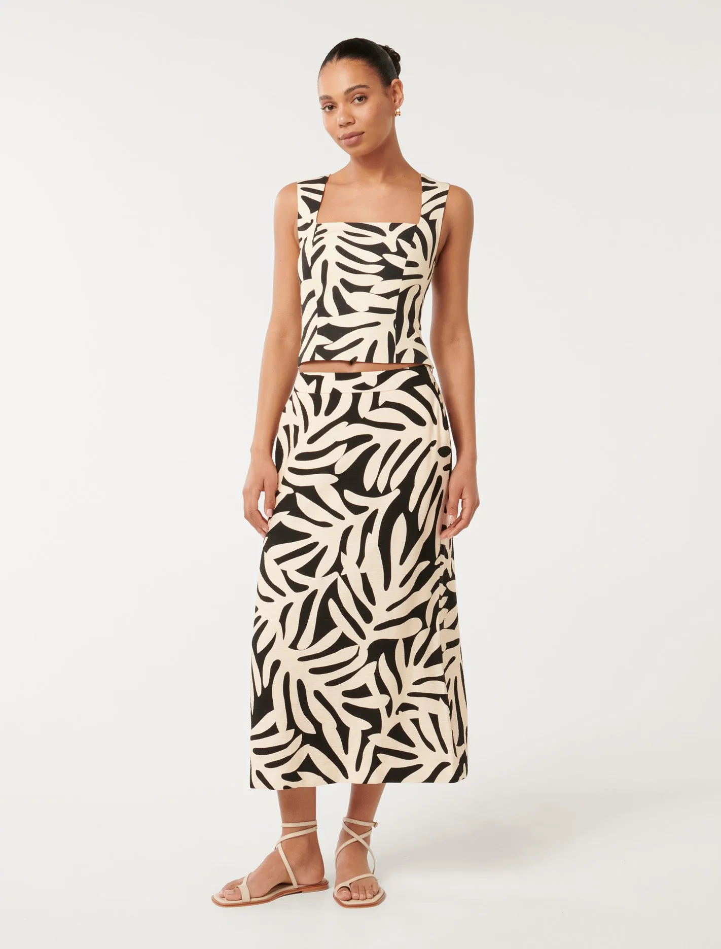 Kinsley Fitted Linen Tank Top