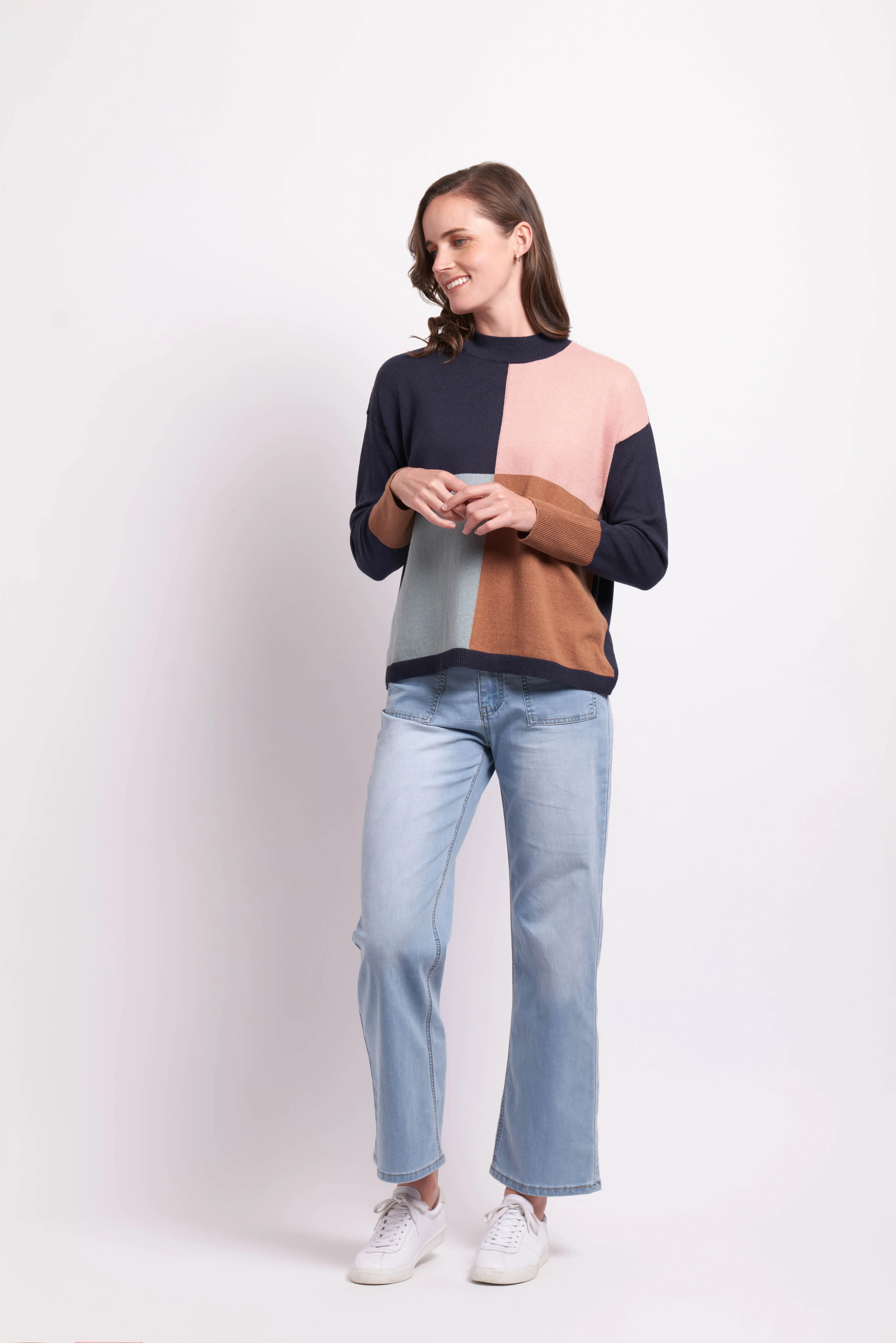 LOOKING SHARP SWEATER