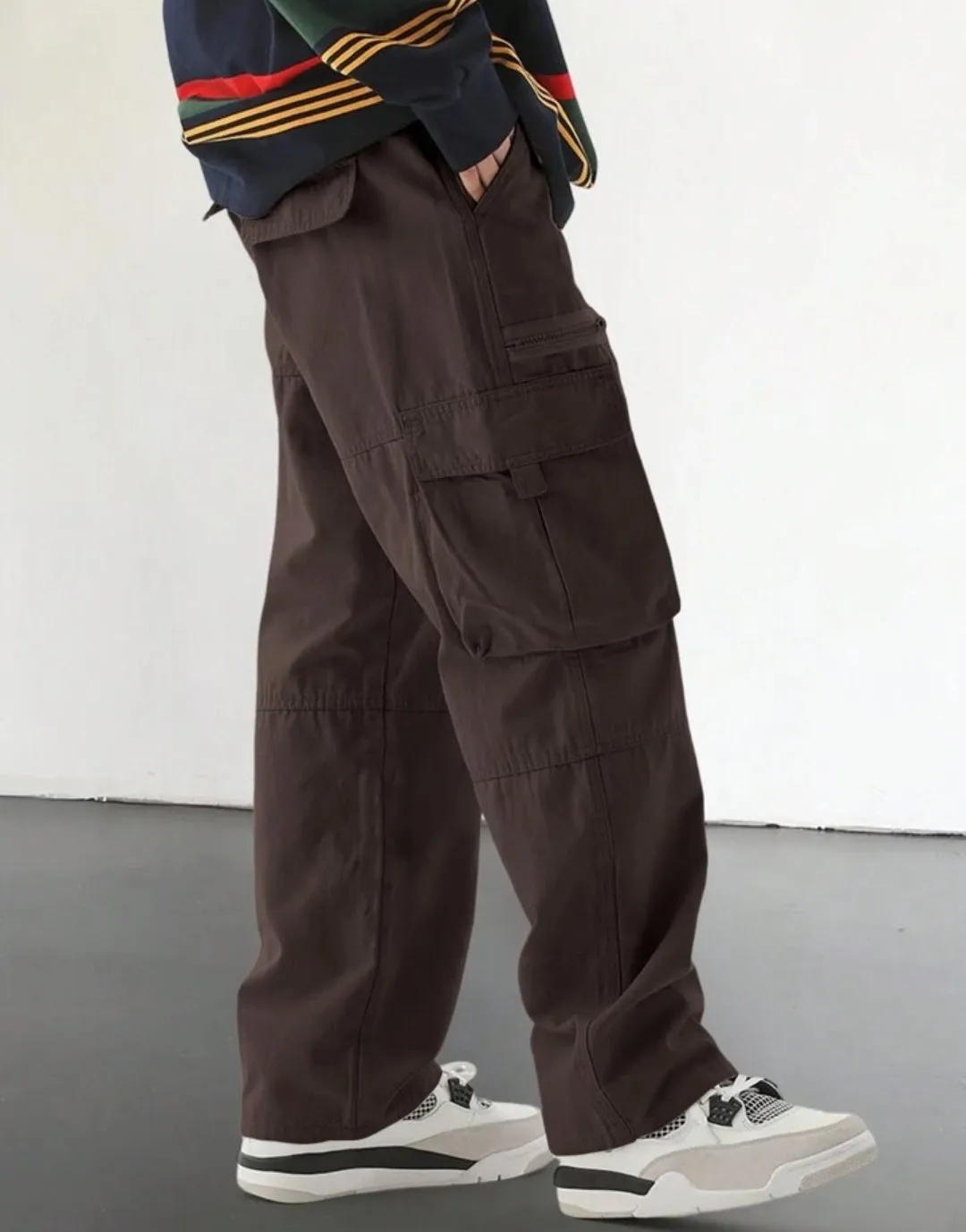 Loose-Fit Men's Cargo Pants With Flap Pockets And Side Pockets