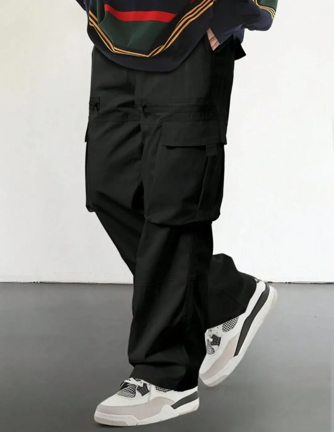 Loose-Fit Men's Cargo Pants With Flap Pockets And Side Pockets
