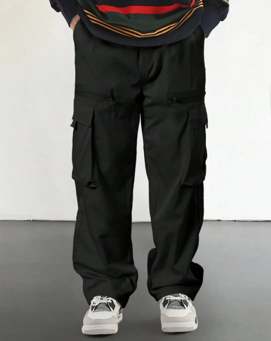 Loose-Fit Men's Cargo Pants With Flap Pockets And Side Pockets