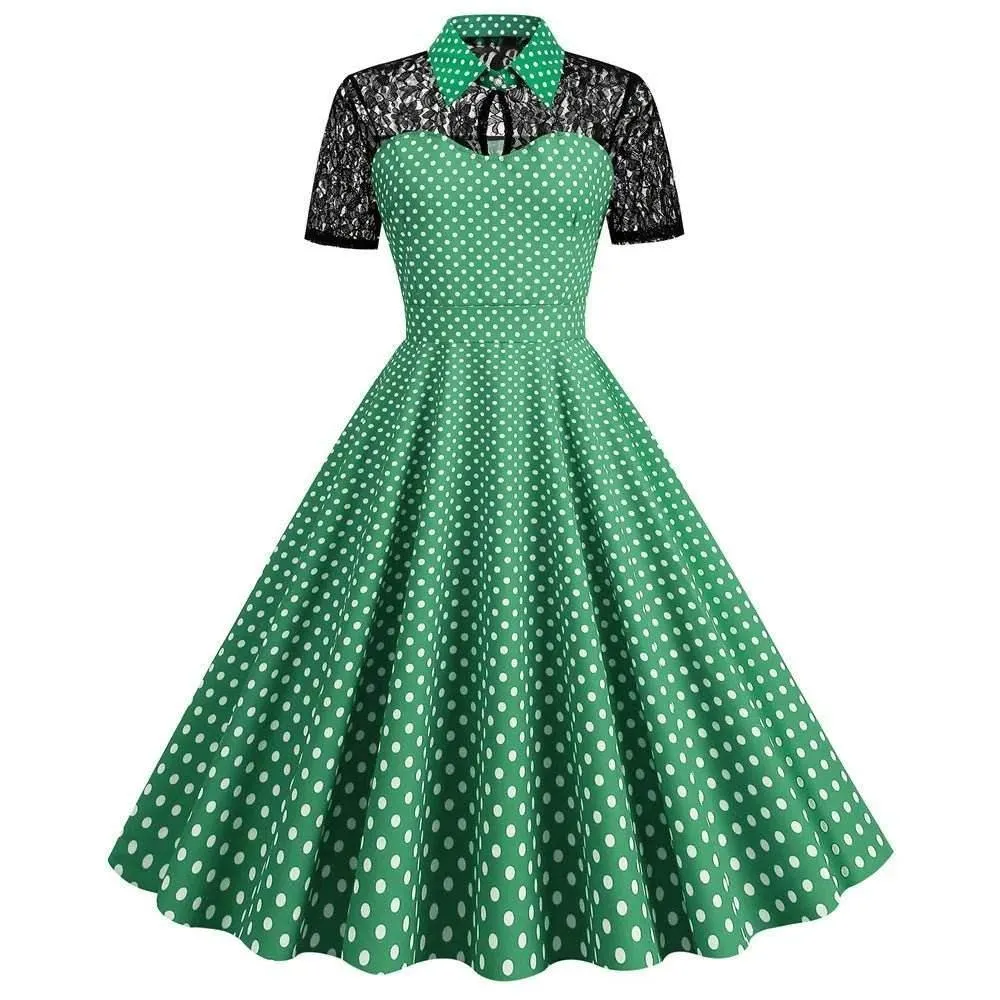 Retro Plaid Vintage Dresses From the 50s, 60s and 70s