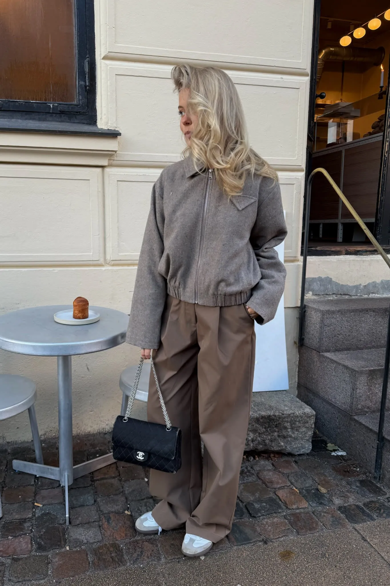 SarahIC Kort Jakke - Brun Meleret