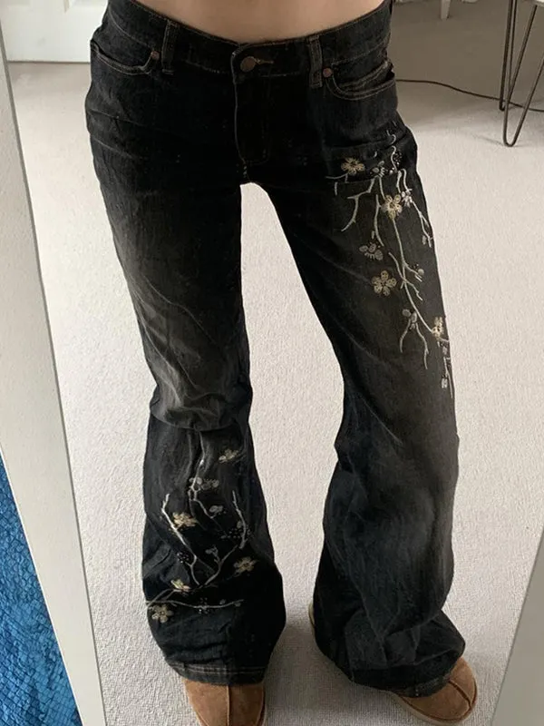 Schwarze Vintage Slim Fit Schlagjeans mit Floralstickerei