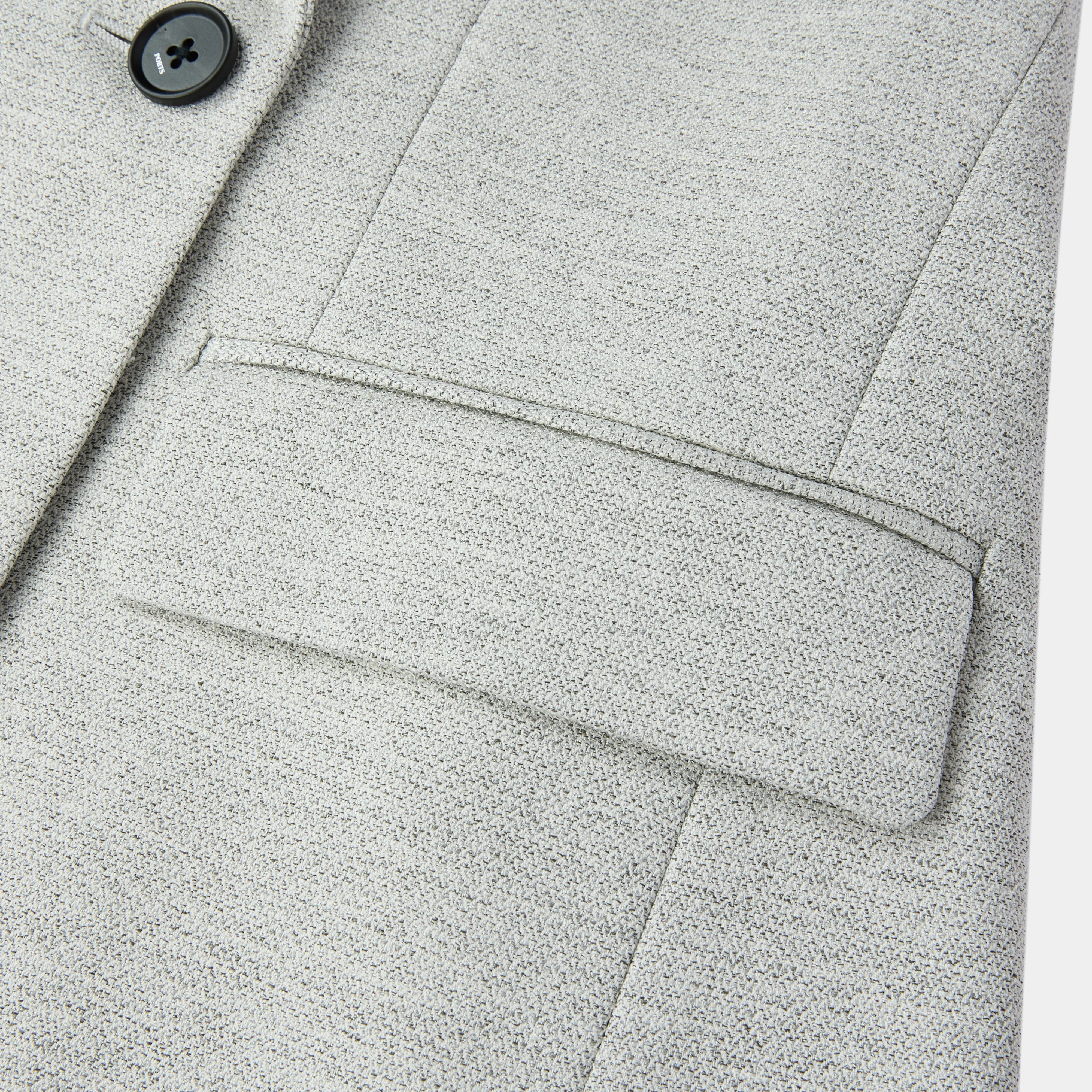 SILVER GREY GILET, A SIGNATURE BEST-SELLER COMBINING STYLE AND VERSATILITY