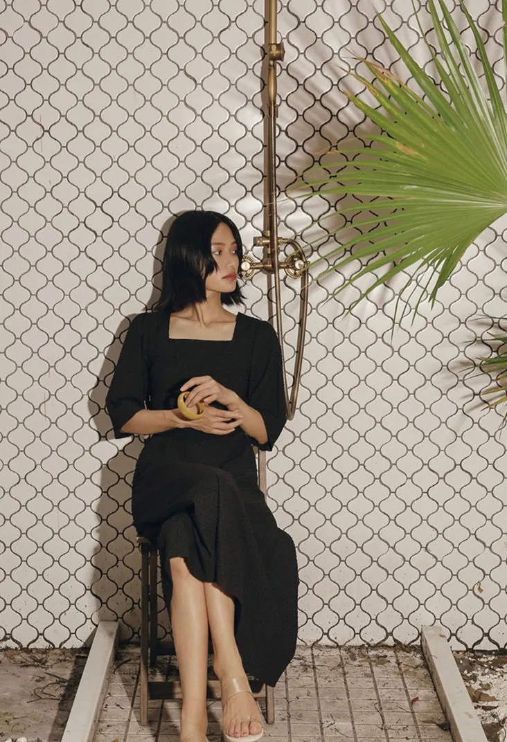 Tailored Flare Midi Dress in Black