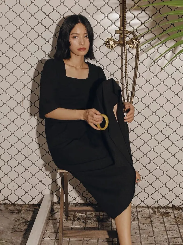 Tailored Flare Midi Dress in Black
