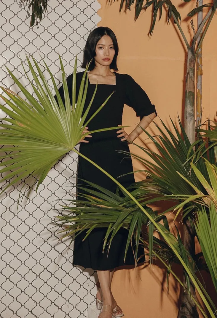 Tailored Flare Midi Dress in Black