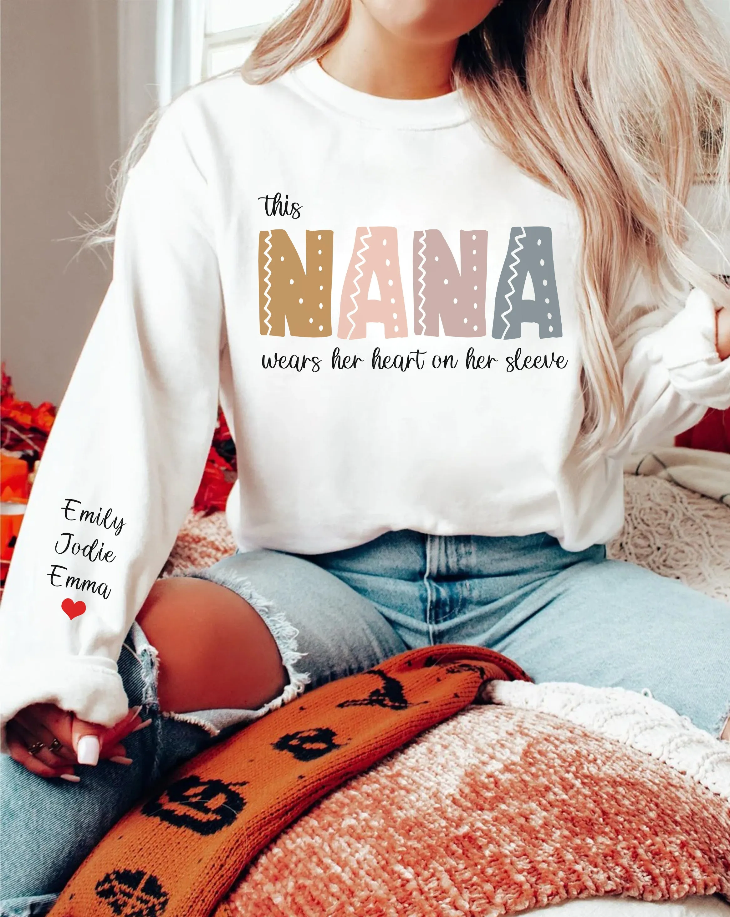 This Mimi Wears Her Heart On Her Sleeve Sweatshirt, Christmas Mimi Shirt, Mimi Sweater with Grandkids on Sleeve, Christmas Gift for Grandma