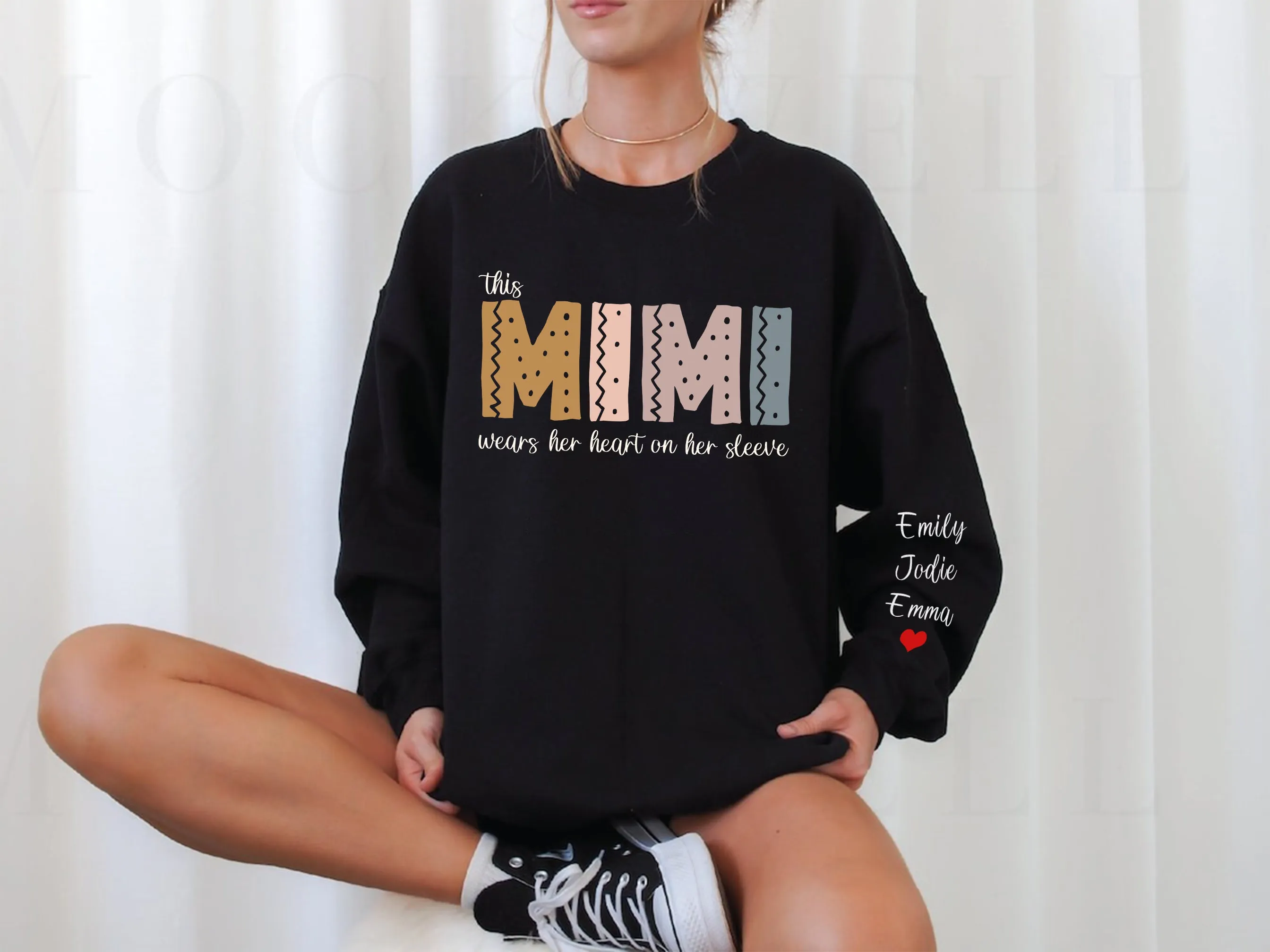This Mimi Wears Her Heart On Her Sleeve Sweatshirt, Christmas Mimi Shirt, Mimi Sweater with Grandkids on Sleeve, Christmas Gift for Grandma