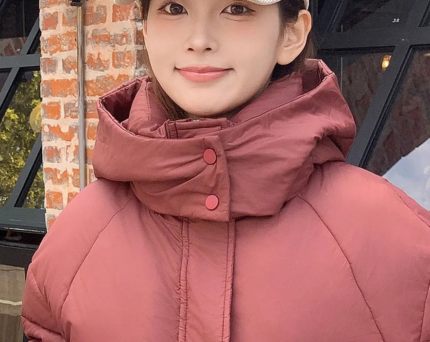 Trendy Cropped Puffer Jacket with Bellows Pocket and Hood
