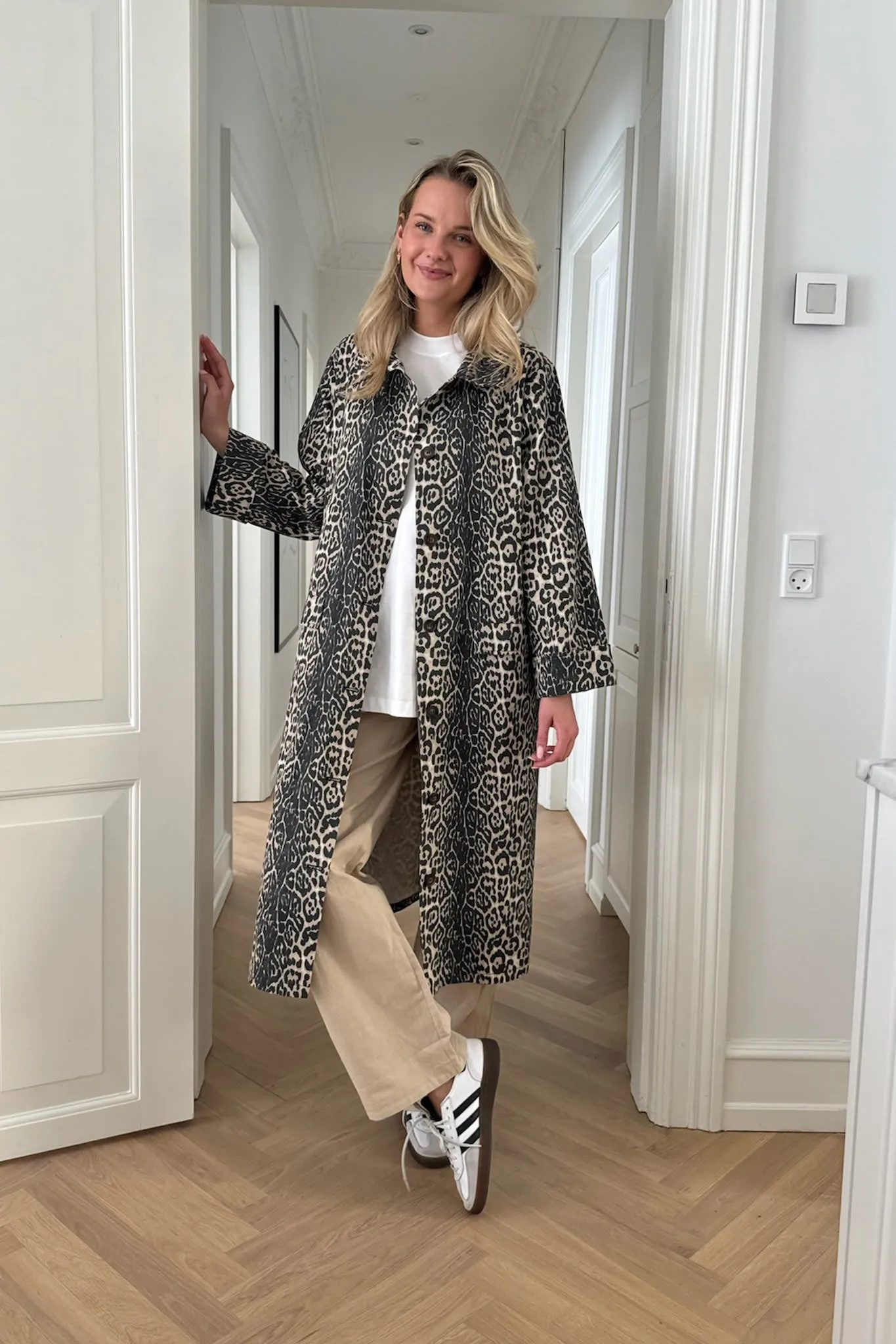 TrineIC Trenchcoat - Leo Print