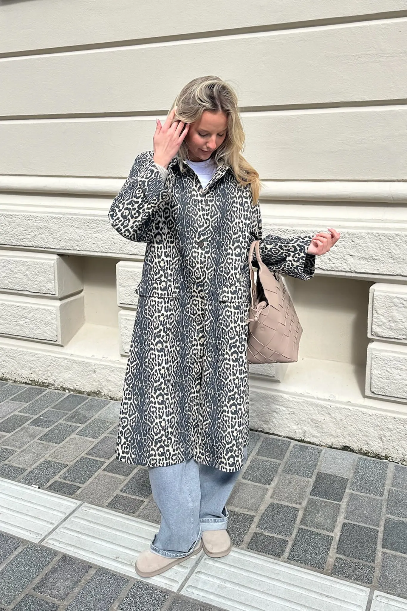 TrineIC Trenchcoat - Leo Print