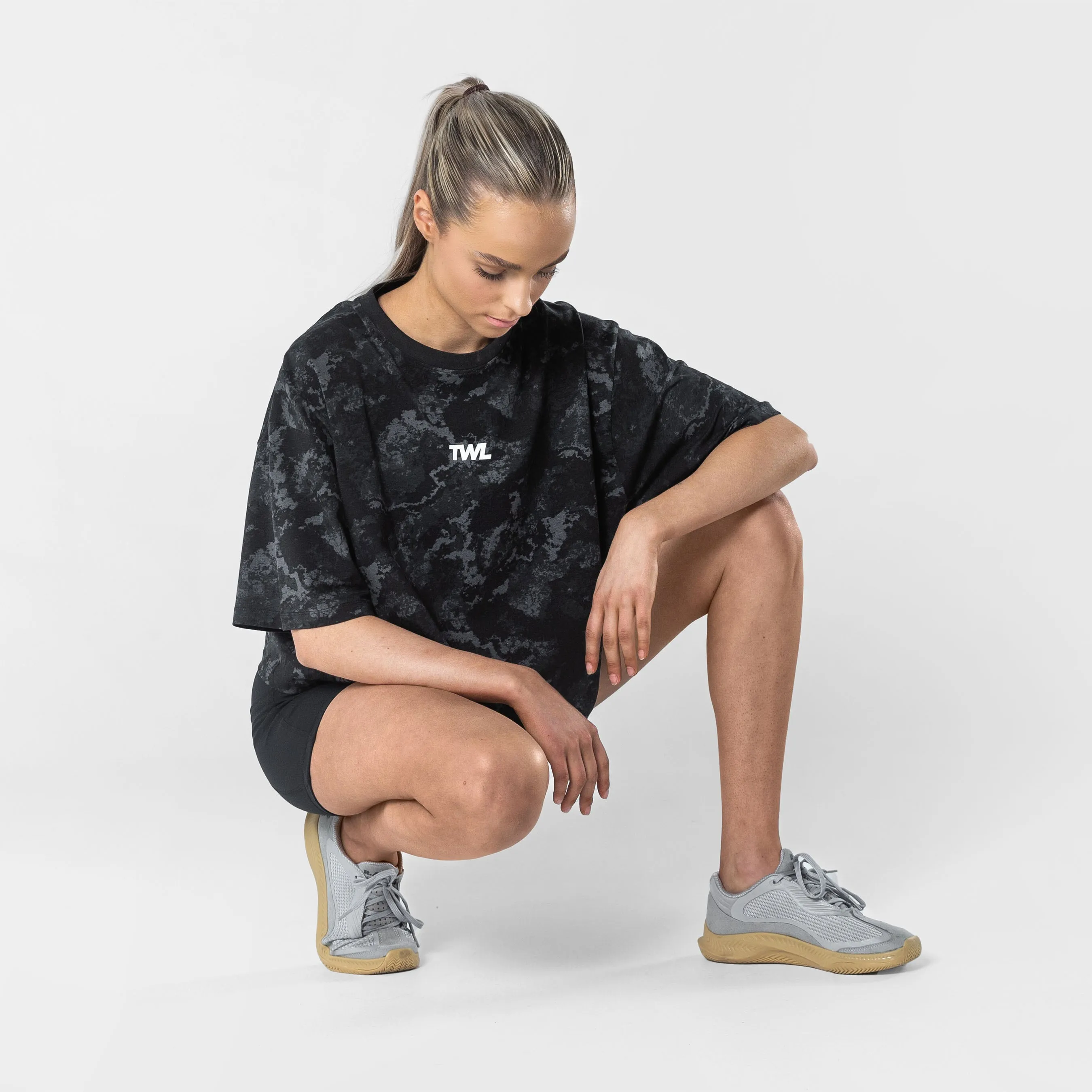TWL - WOMEN'S OVERSIZED CROPPED T-SHIRT - BLACK ONYX