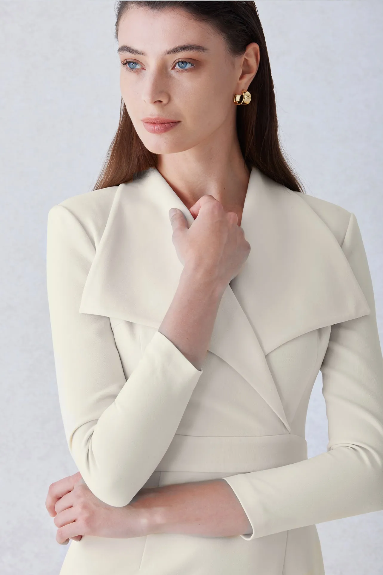 V-NECKLINE DRESS IN APRICOT
