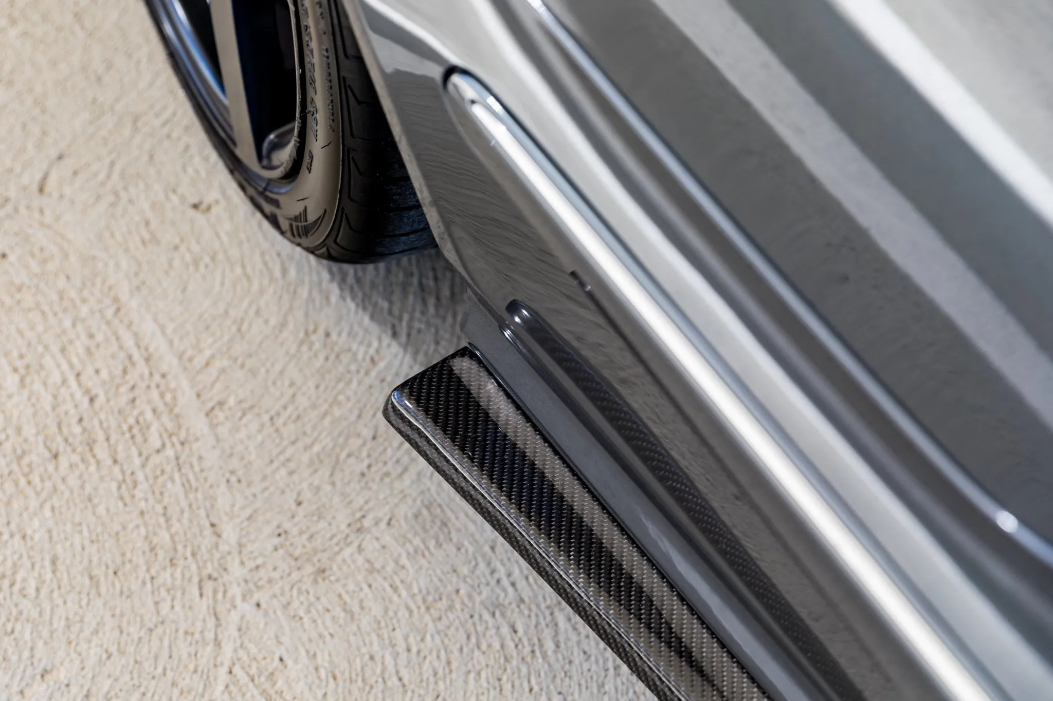 W211 E55 & E63 AMG Carbon Fiber Side Skirt Extensions