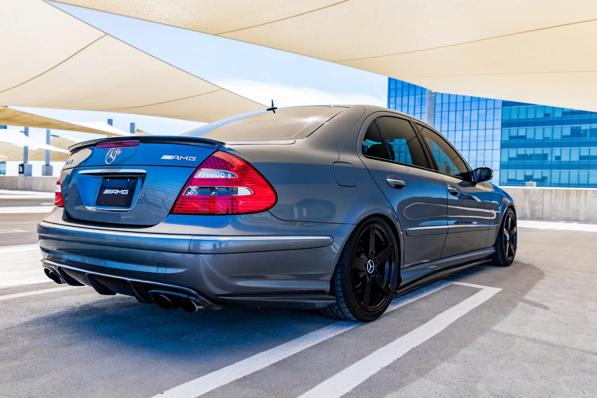 W211 E55 & E63 AMG Carbon Fiber Side Skirt Extensions