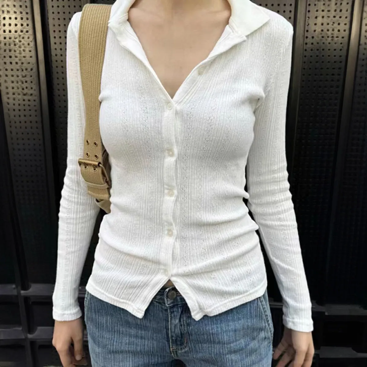 White Fitted Knit Shirt